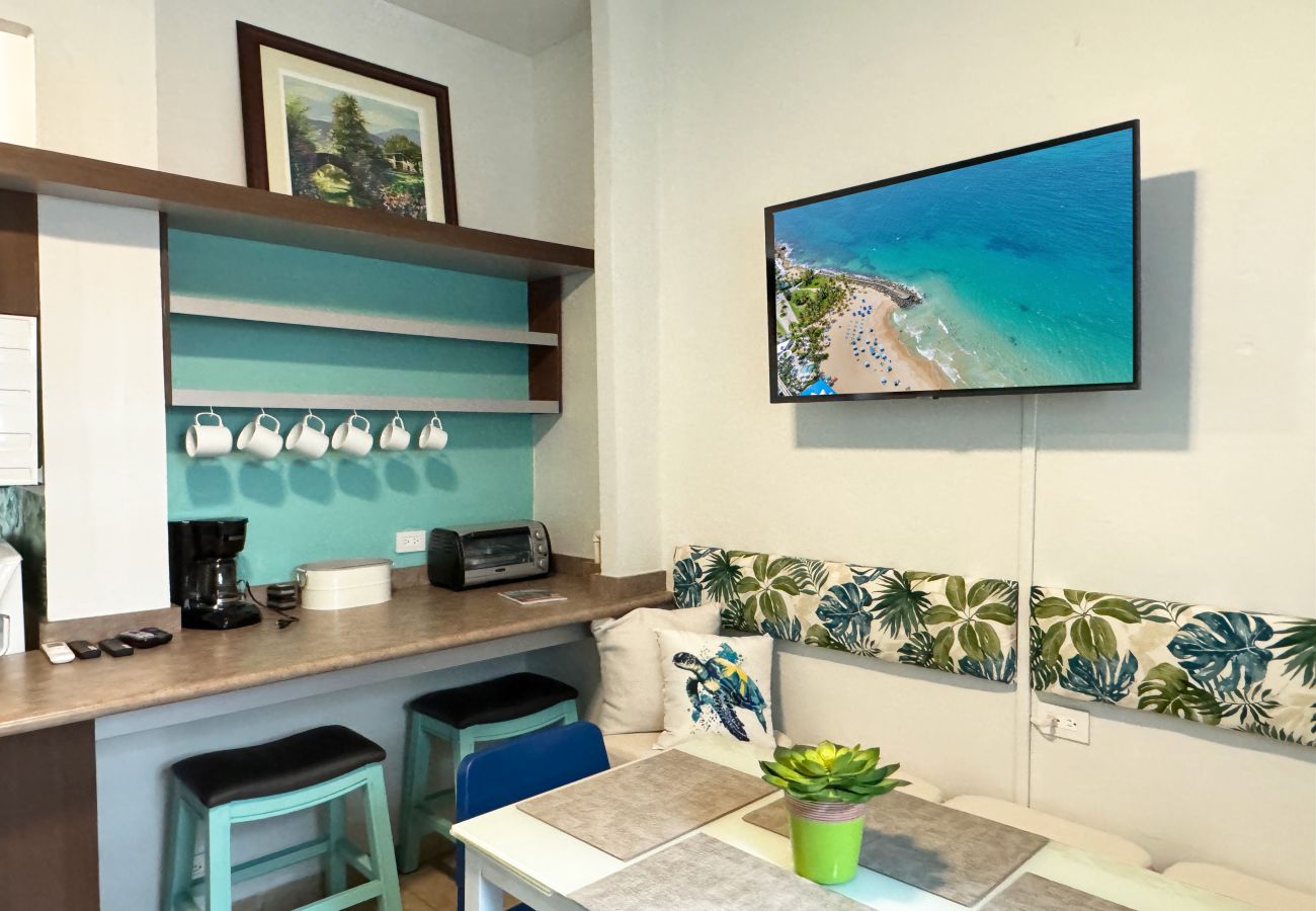 Apartment in San Juan - Condado Escape | 2BR with Rooftop Terrace & Charm