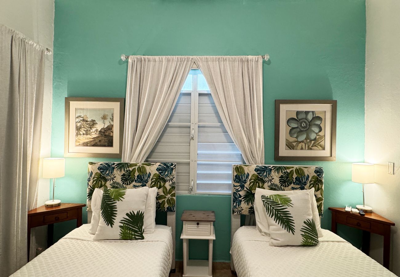Apartment in San Juan - Condado Escape | 2BR with Rooftop Terrace & Charm