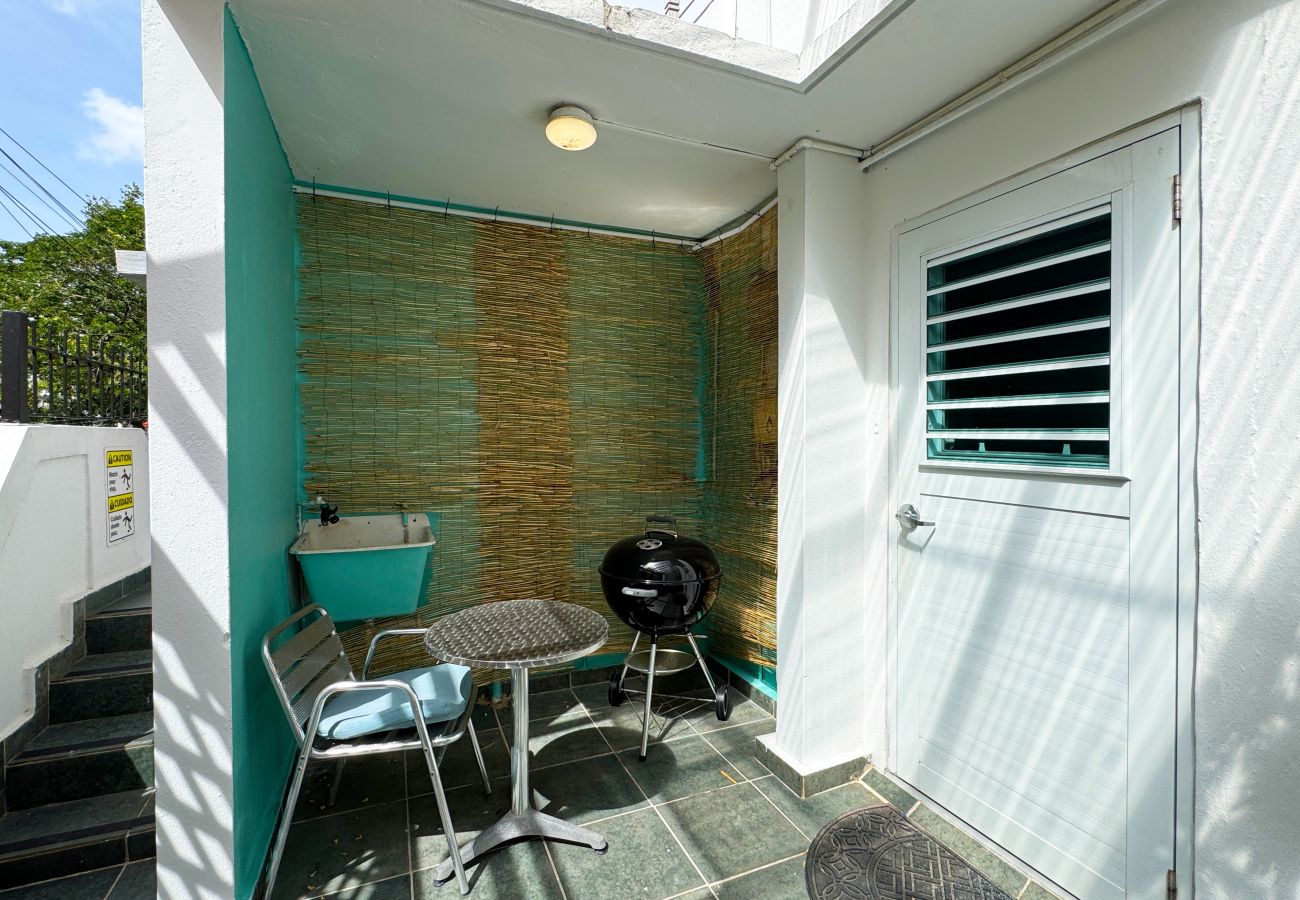 Apartment in San Juan - Condado Escape | 2BR with Rooftop Terrace & Charm