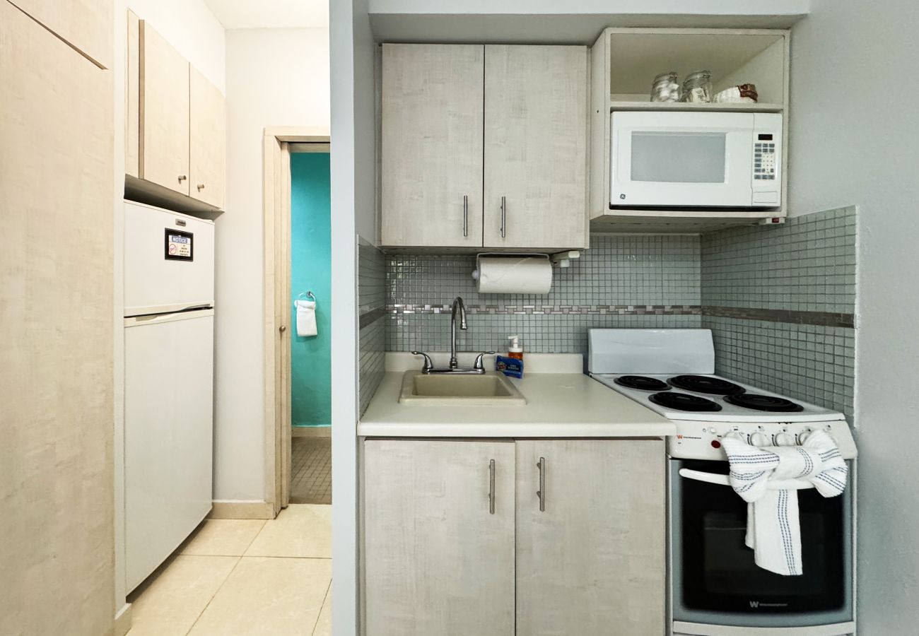 Studio in San Juan - Updated Condado Queen Studio | Near Beach & Dining