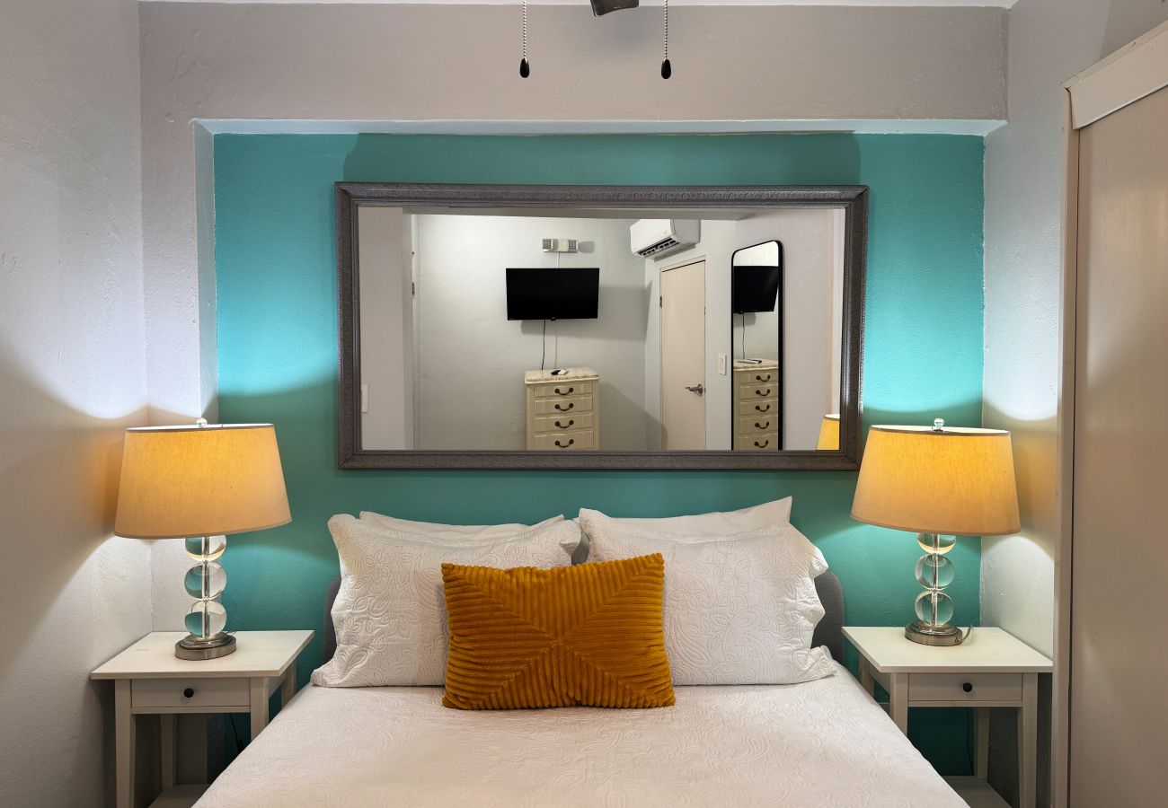 Apartment in San Juan - Couples Condado Stay | 1BR Near Dining & Beach
