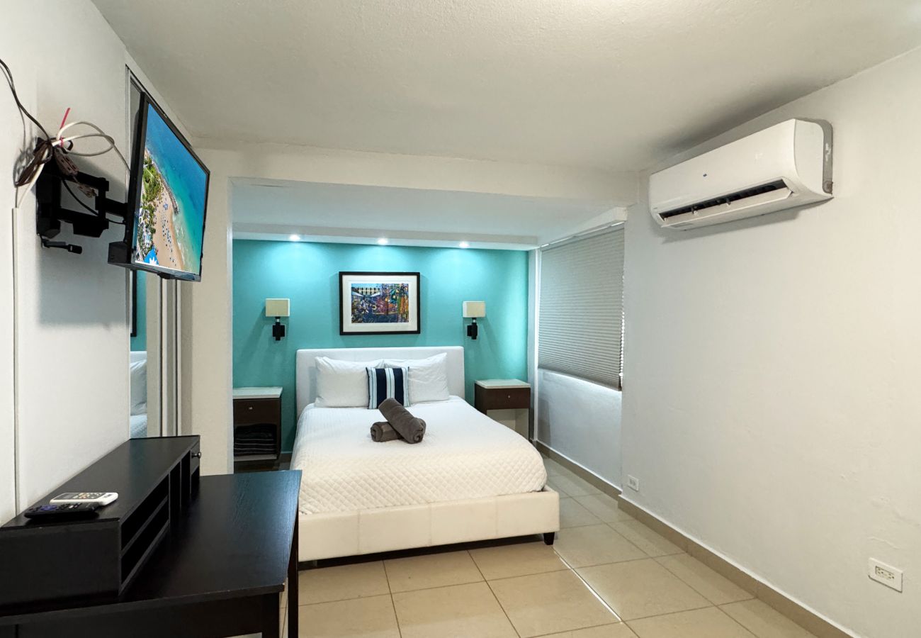 Apartment in San Juan - Spacious 2BR/1BA in Condado Near Beach & Hotspots