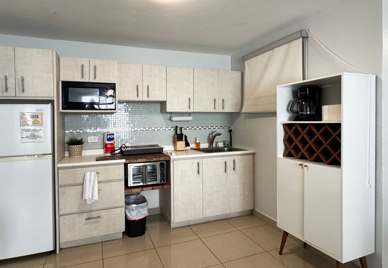 Apartment in San Juan - Spacious 2BR/1BA in Condado Near Beach & Hotspots