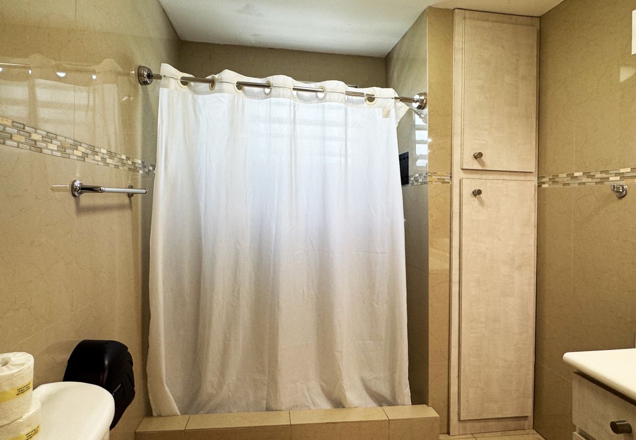 Apartment in San Juan - Spacious 2BR/1BA in Condado Near Beach & Hotspots