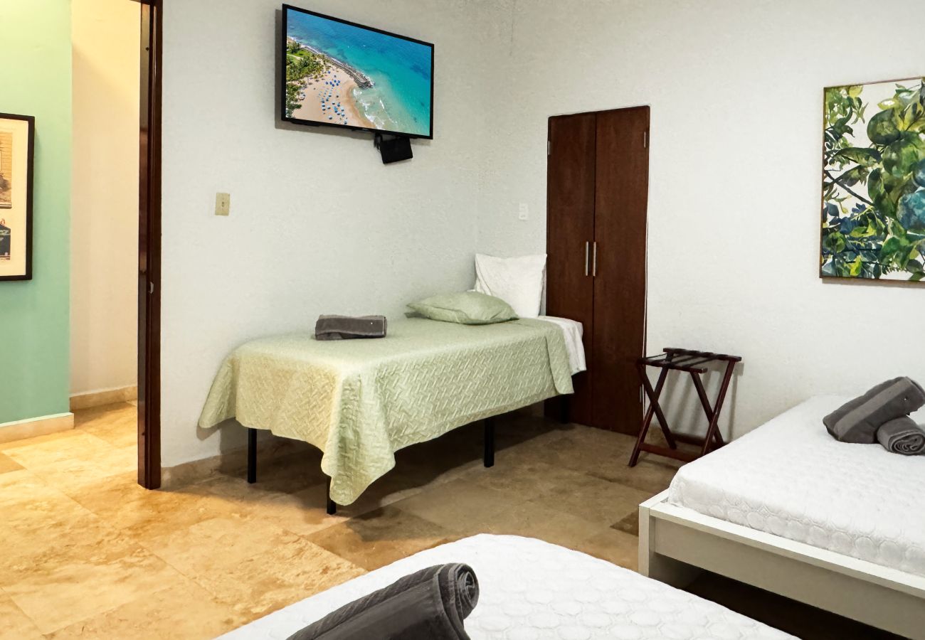 Apartment in San Juan - Condado Group Stay – 3BR 2BA Near Beach
