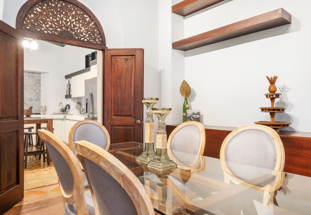 House in San Juan - Tizol Historic Building: 8BR in Old San Juan