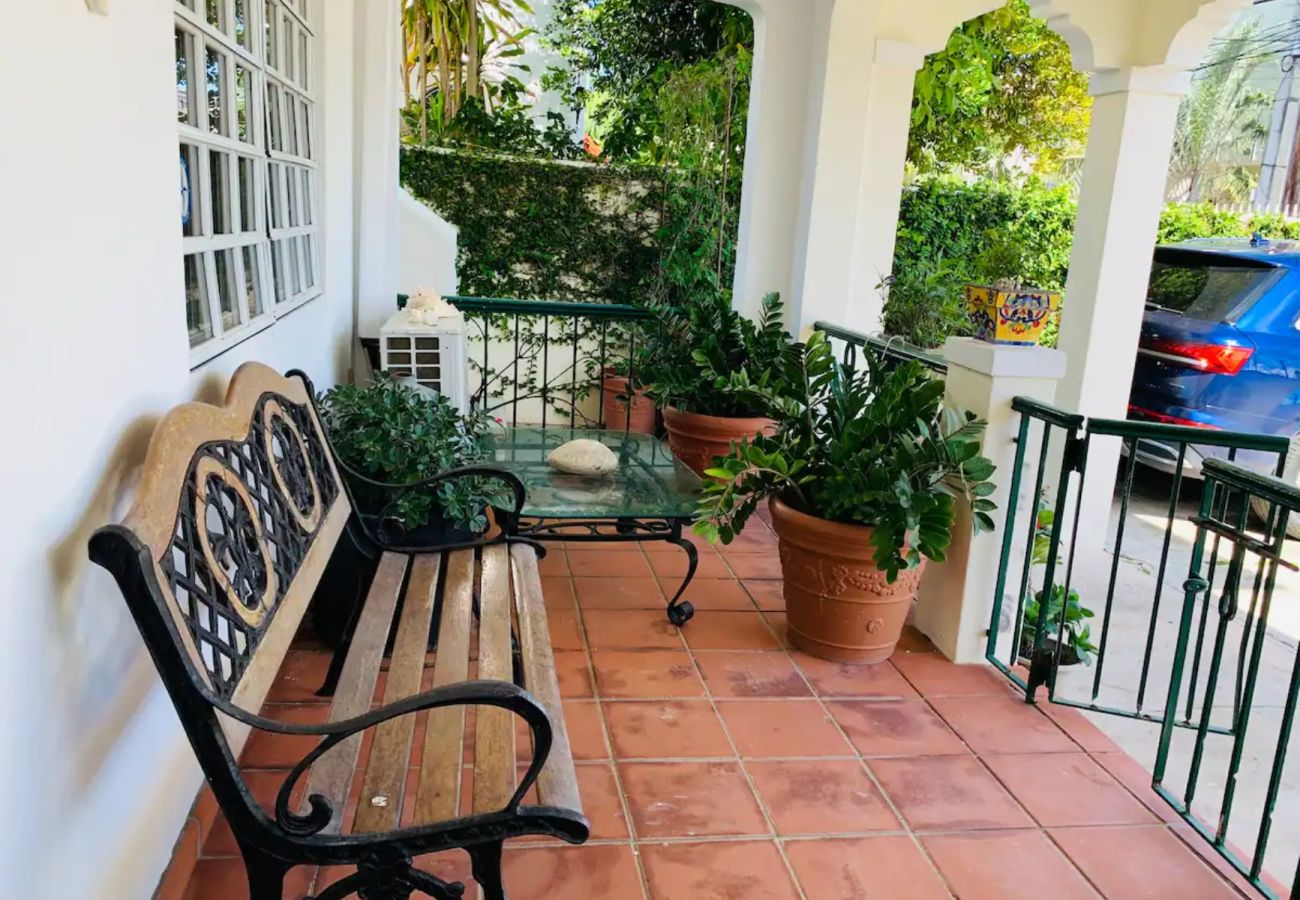 Apartment in Santurce - Spacious & Bright 2bd Apt, steps to sand!