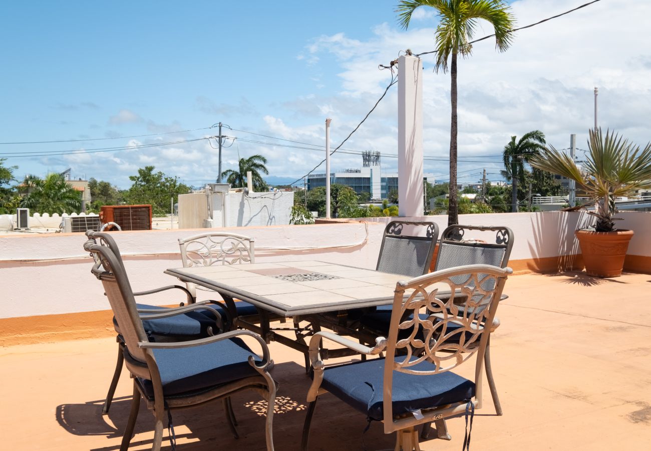 Apartment in Santurce - Beachside, Private Rooftop w/ Generator 