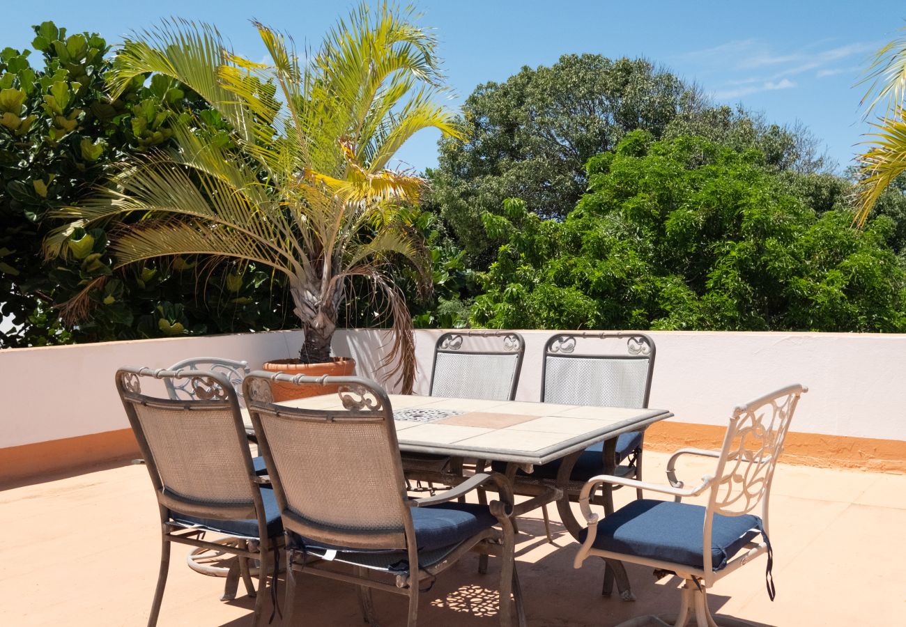 House in Santurce - Multi-unit beachside complex for up to 15 guests!