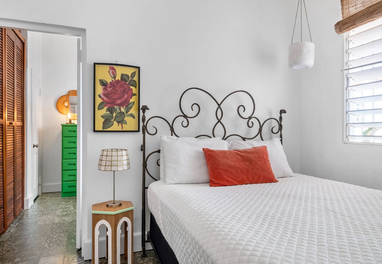 House in Santurce - Multi-unit beachside complex for up to 12 guests!