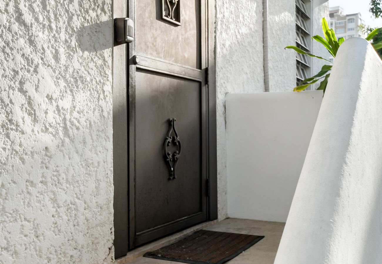 House in Santurce - Multi-unit beachside complex for up to 12 guests!