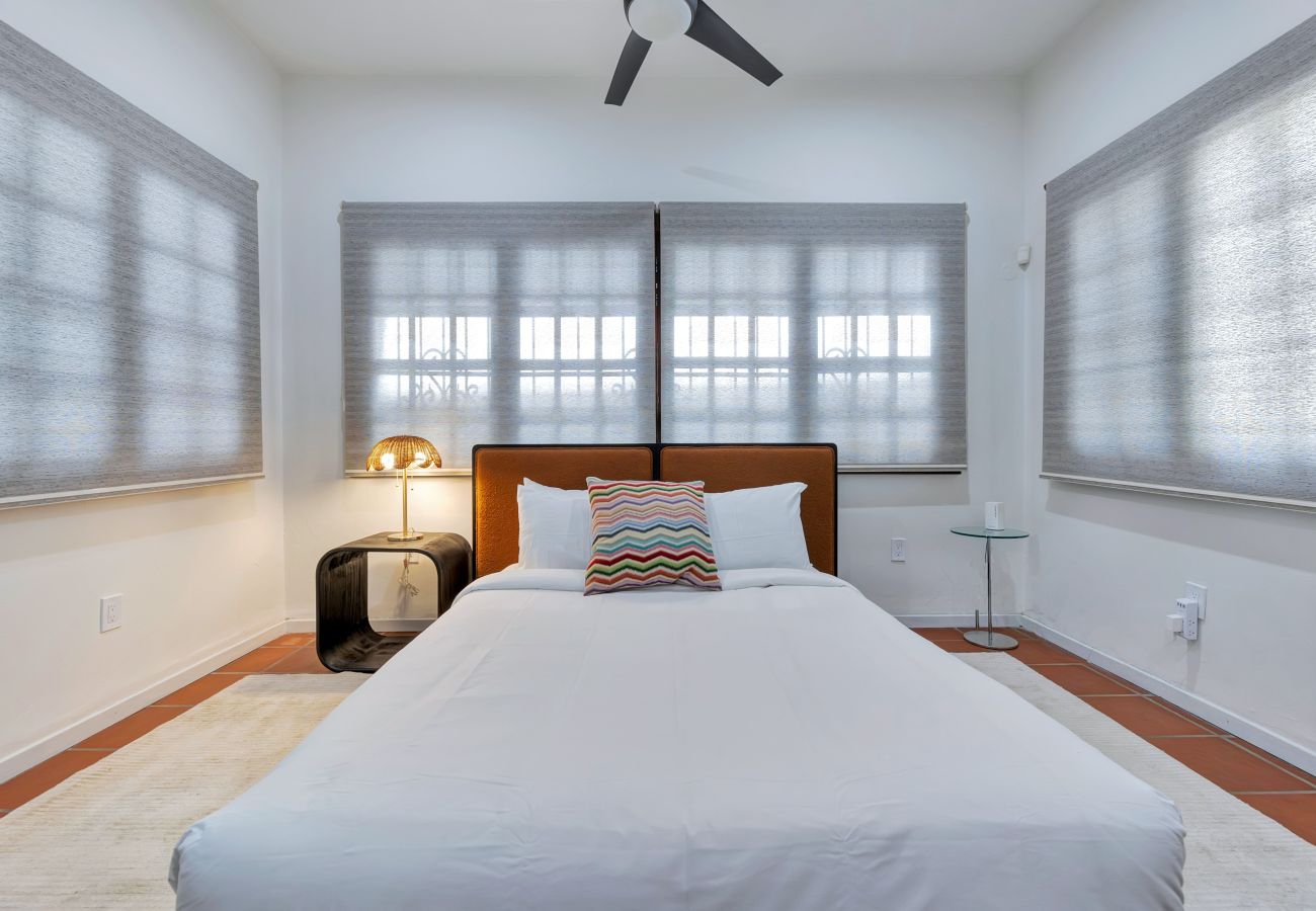 House in Santurce - Coastal Comfort: Spanish Villa Steps from the Sand