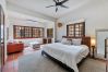 House in Santurce - Coastal Comfort: Spanish Villa Steps from the Sand