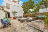 House in Santurce - Coastal Comfort: Spanish Villa Steps from the Sand