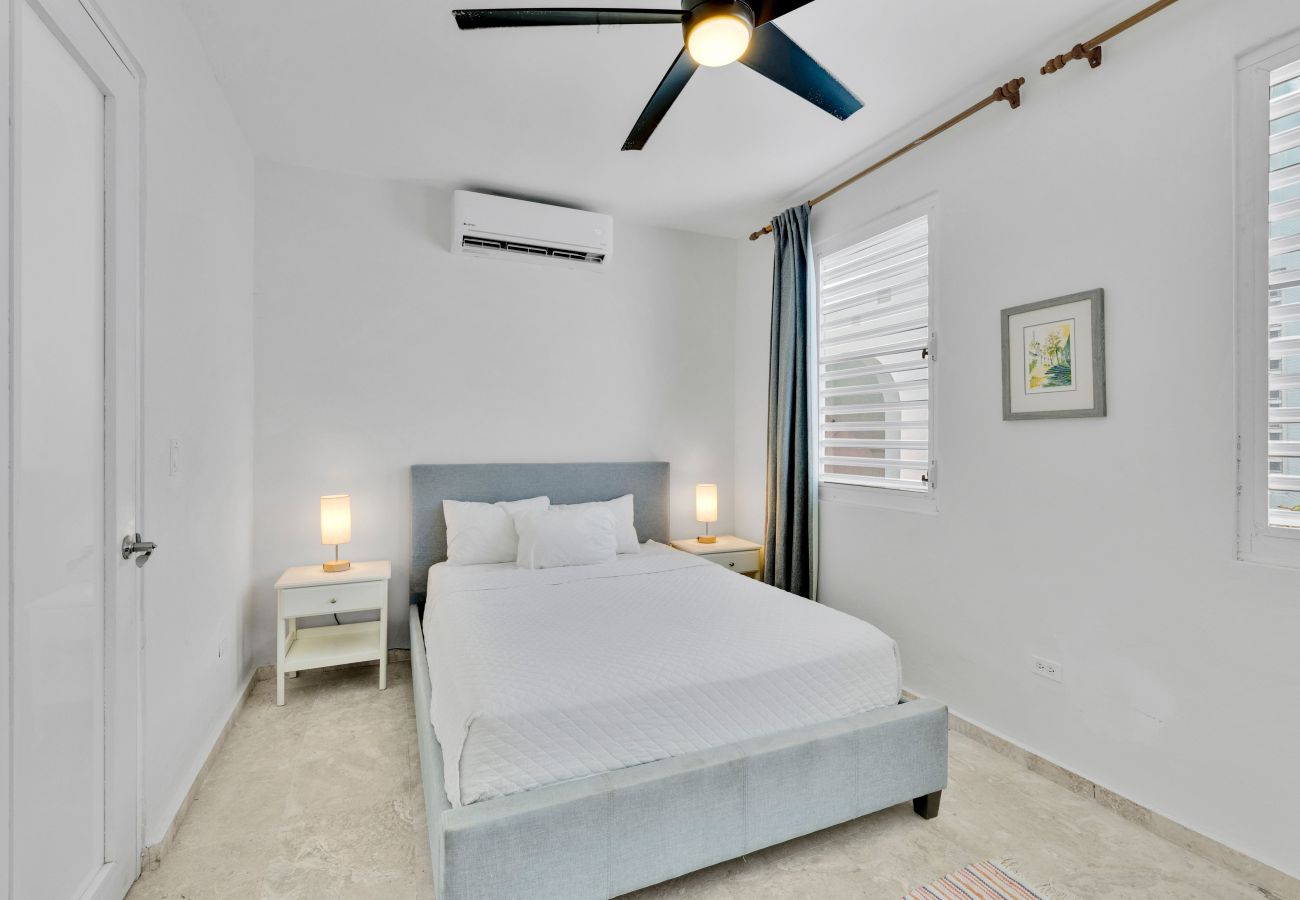 Apartment in San Juan - 2BR Near Beach & Old San Juan • Patio • Sleeps 4