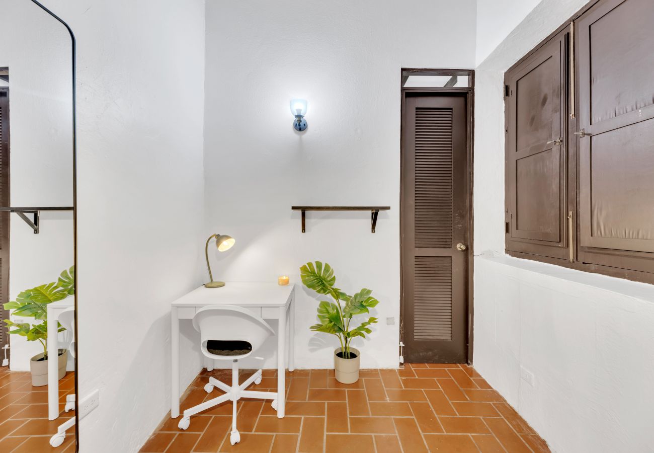 Apartment in San Juan - Colonial Villa Just Remodeled 2 floors Indoor Patio & Tub  Next to San Sebastian St.
