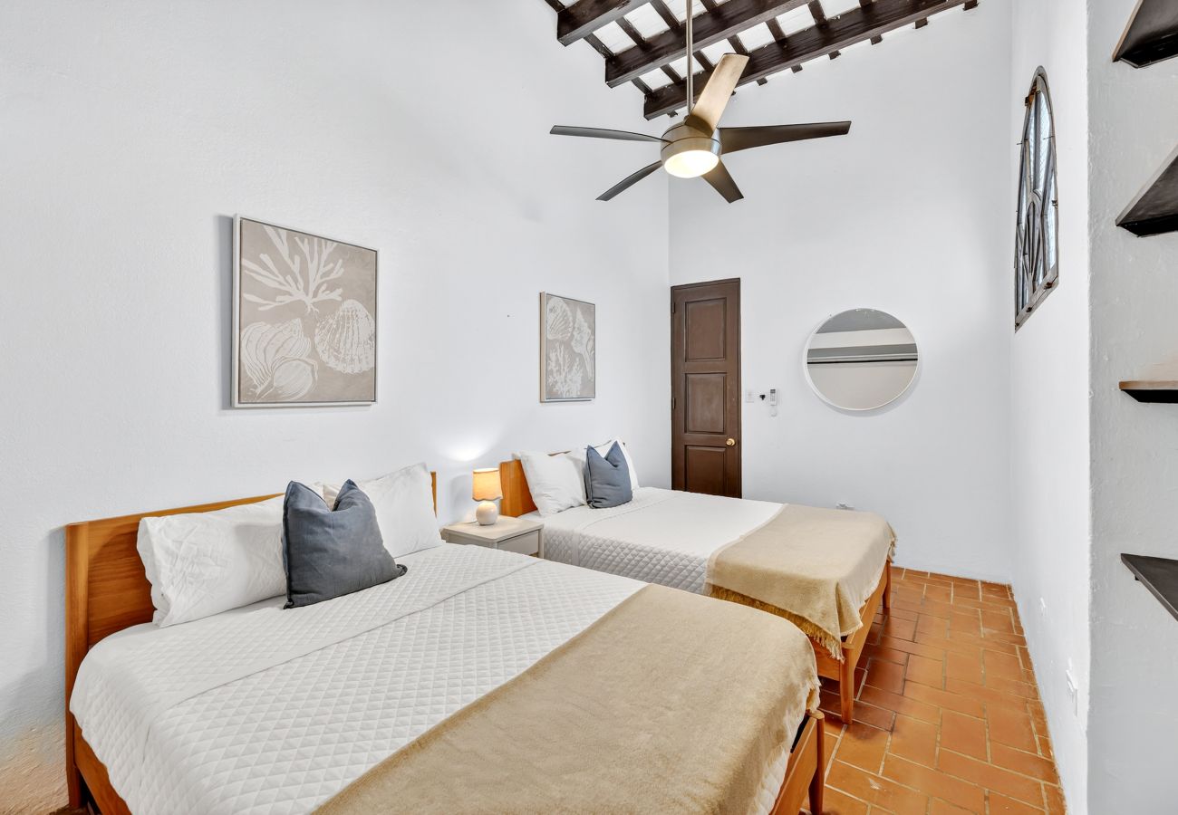 Apartment in San Juan - Colonial Apt. w/ Balcony in OSJ/ Next to San Sebastian St.