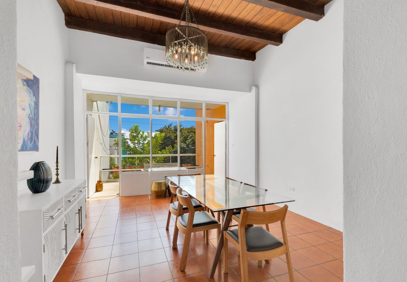 House in San Juan - Whole Home with Lush Patio in Heart of OSJ