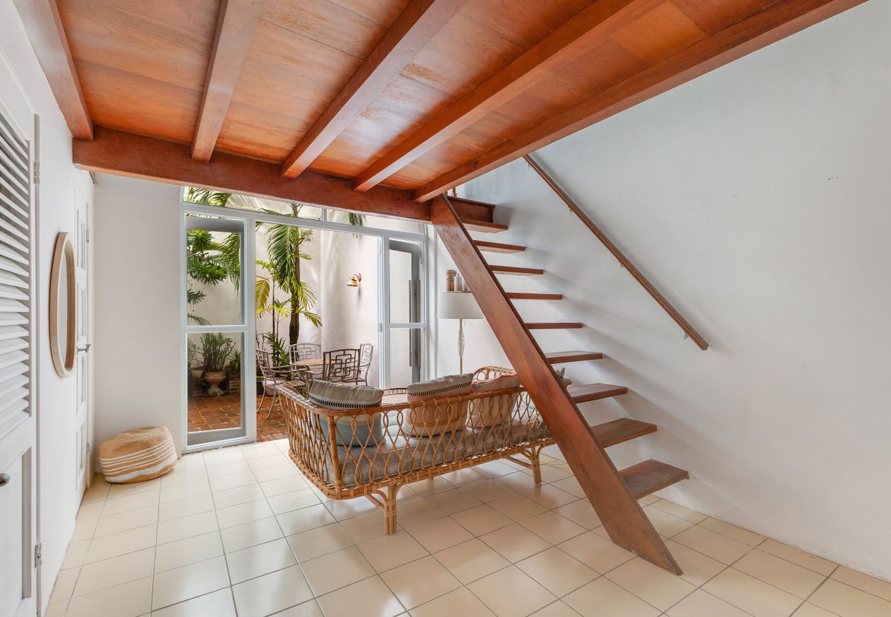 House in San Juan - Spacious Colonial Gem with Artistic Flair OSJ