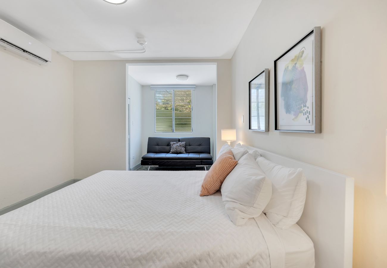 Apartment in San Juan - Charming 2BR Stay with Balcony & Generator in San Juan