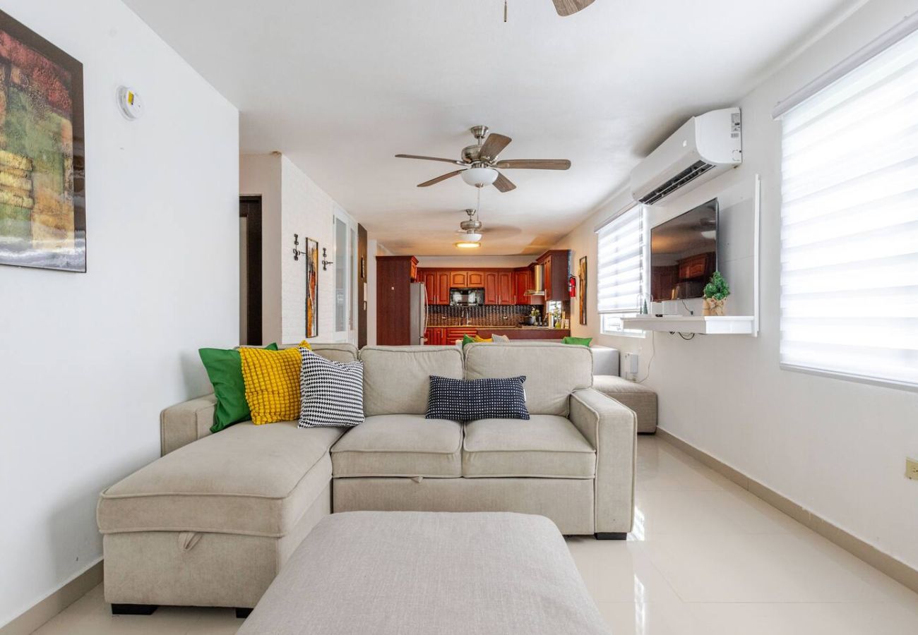 House in Vega Baja - Hacienda M&B · Perfect for Groups, with Pool and Spacious Patio