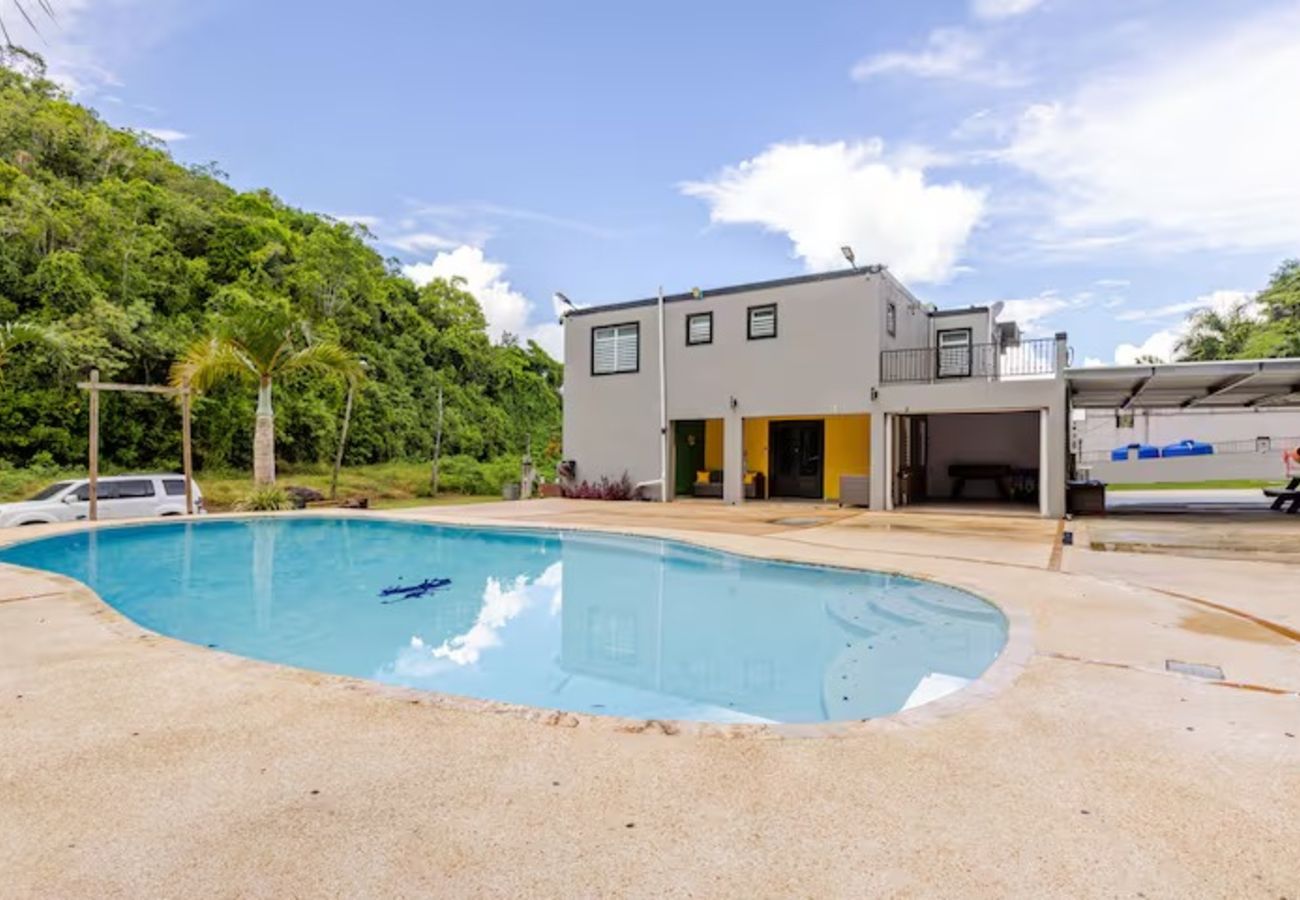 House in Vega Baja - Hacienda M&B · Perfect for Groups, with Pool and Spacious Patio