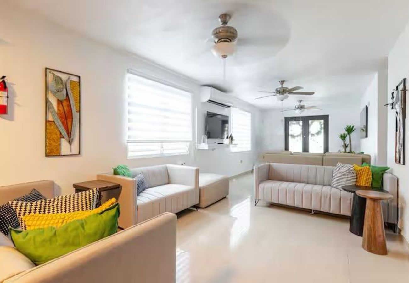 House in Vega Baja - Hacienda M&B · Perfect for Groups, with Pool and Spacious Patio