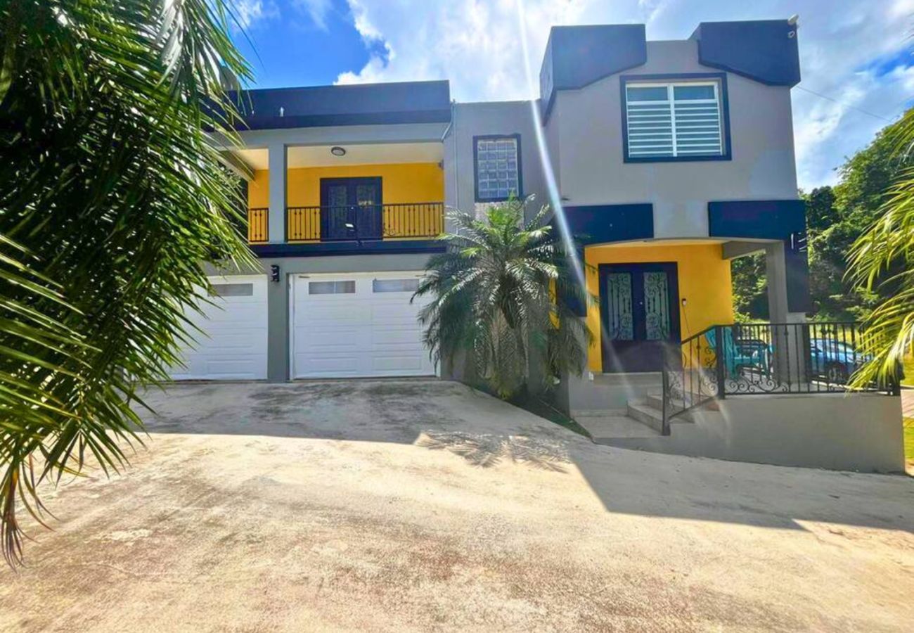 House in Vega Baja - Hacienda M&B · Perfect for Groups, with Pool and Spacious Patio