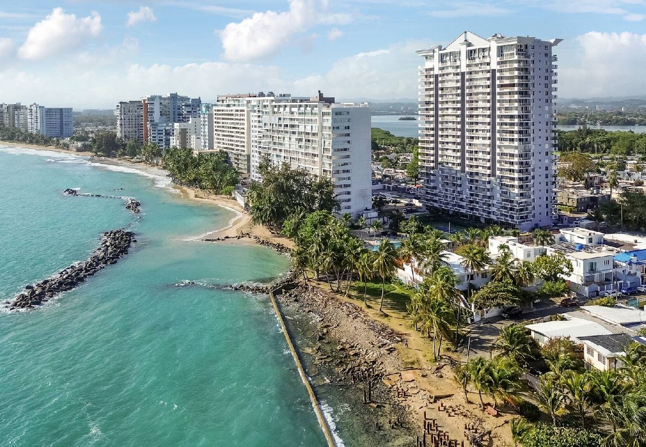 Apartment in San Juan - San Juan Apartment Steps Away From the Beach 