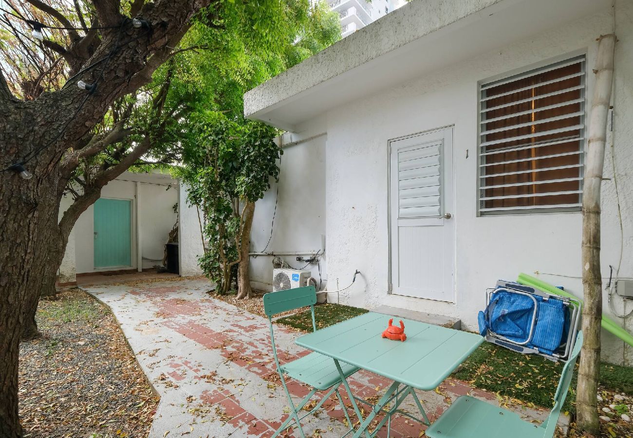 Apartment in San Juan - San Juan Apartment Steps Away From the Beach 