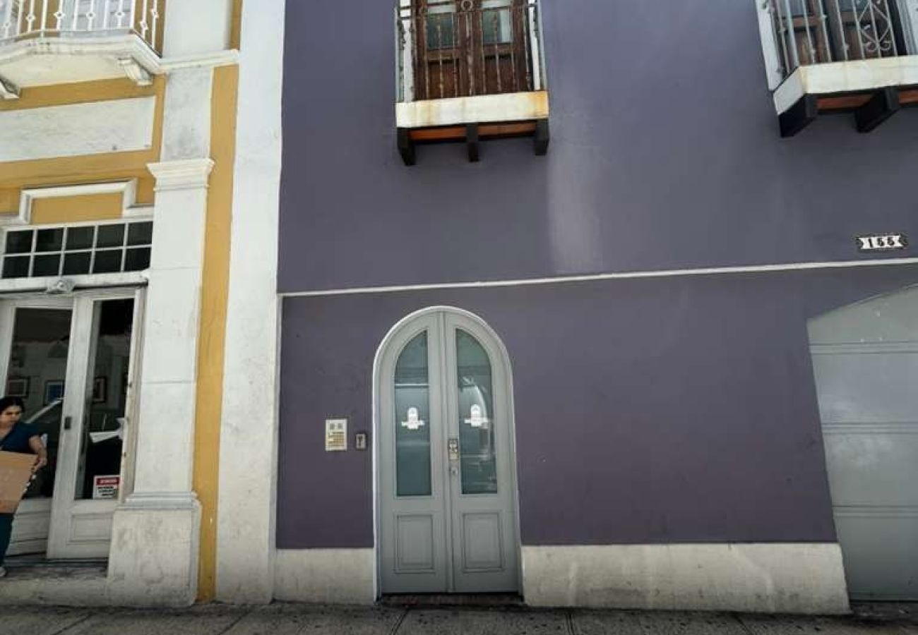 Apartment in San Juan - Charming OSJ Hideaway w/ Terrace & Full Kitchen
