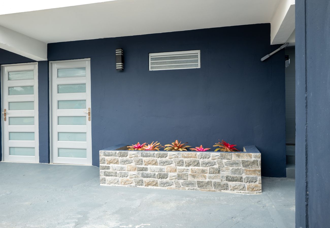 Apartment in Mayaguez - Oceanfront Retreat w/ Terrace, Direct access to Beach & BBQ
