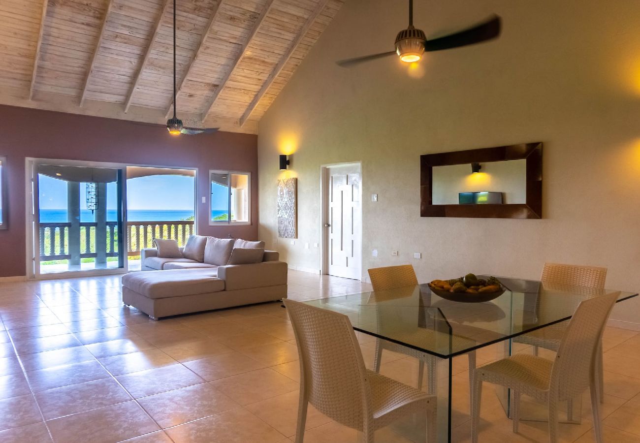 House in White House - Spacious 4-Bedroom Penthouse | Stunning sea views! 