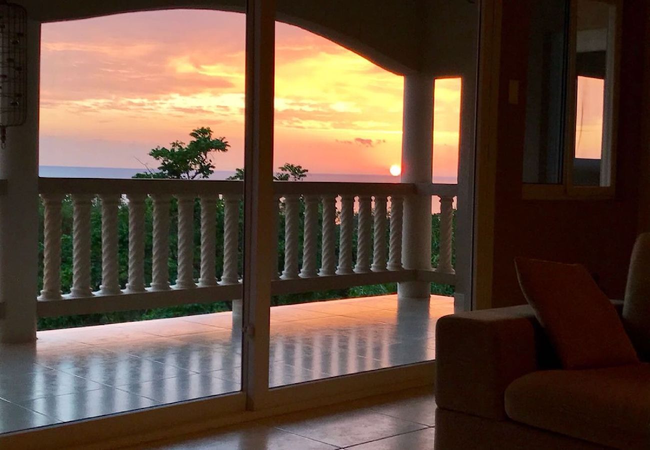 House in White House - Spacious 4-Bedroom Penthouse | Stunning sea views! 