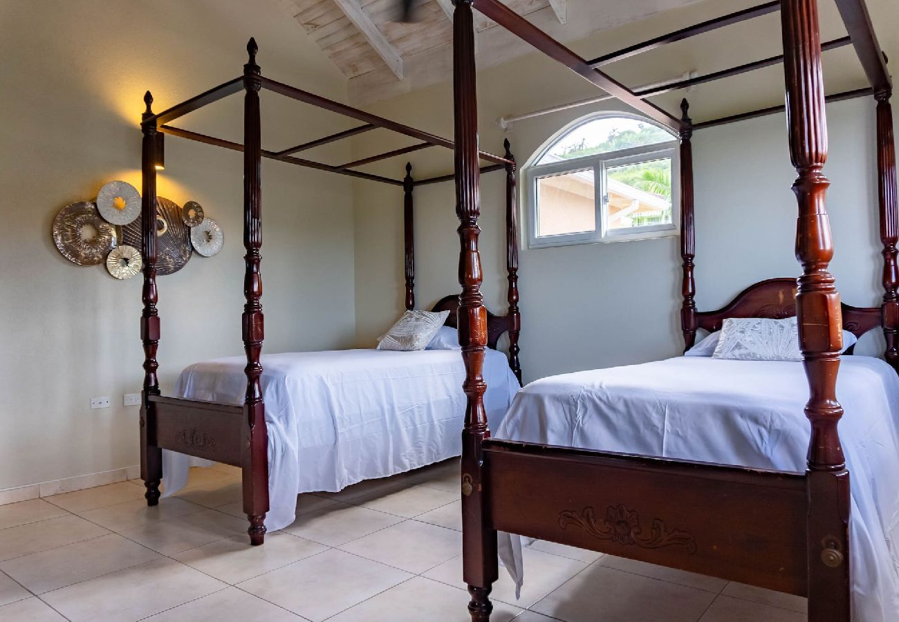 House in White House - Spacious 4-Bedroom Penthouse | Stunning sea views! 