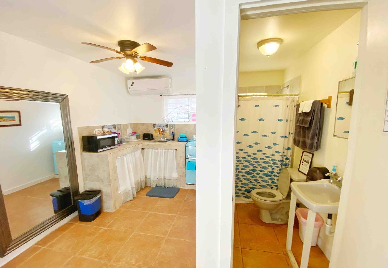 Studio in Rincon - Charming Studio by Sandy Beach – Affordable & Private