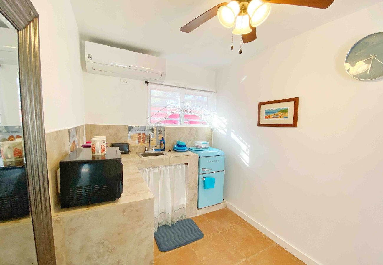 Studio in Rincon - Charming Studio by Sandy Beach – Affordable & Private
