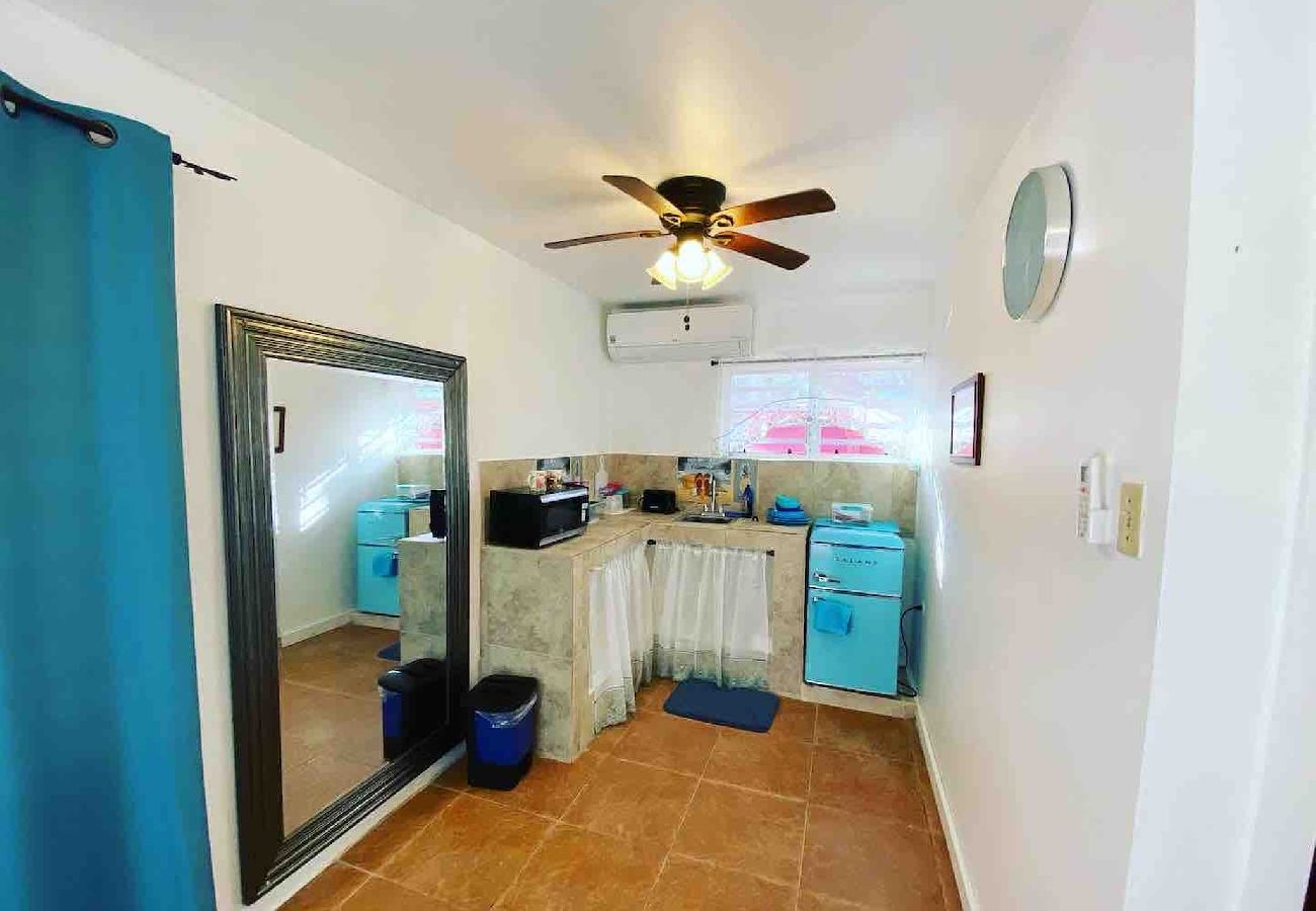 Studio in Rincon - Charming Studio by Sandy Beach – Affordable & Private