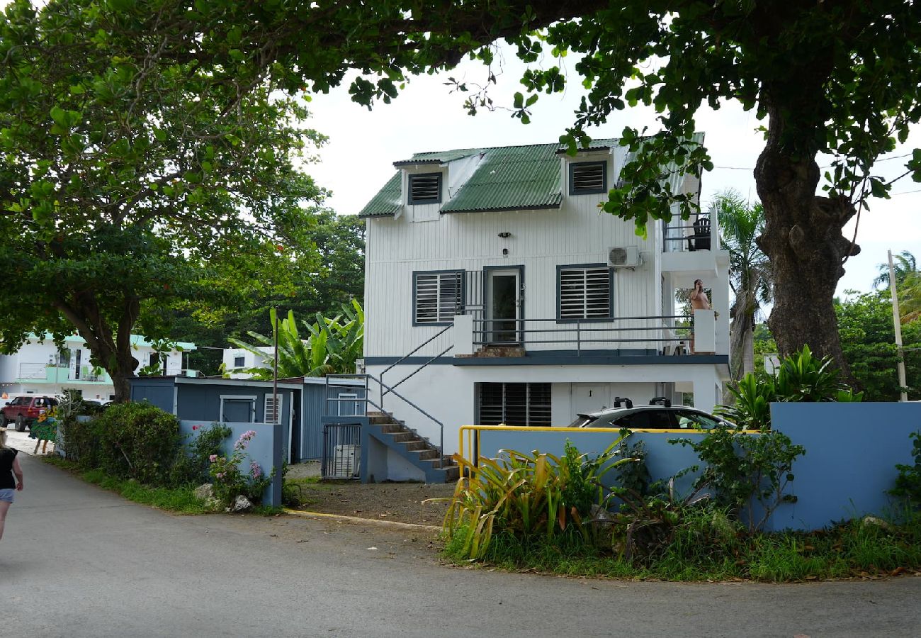 Studio in Rincon - Charming Studio by Sandy Beach – Affordable & Private