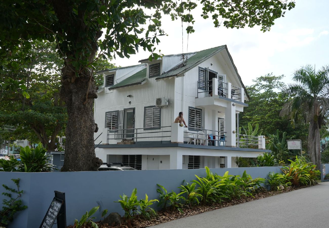 Studio in Rincon - Charming Studio by Sandy Beach – Affordable & Private