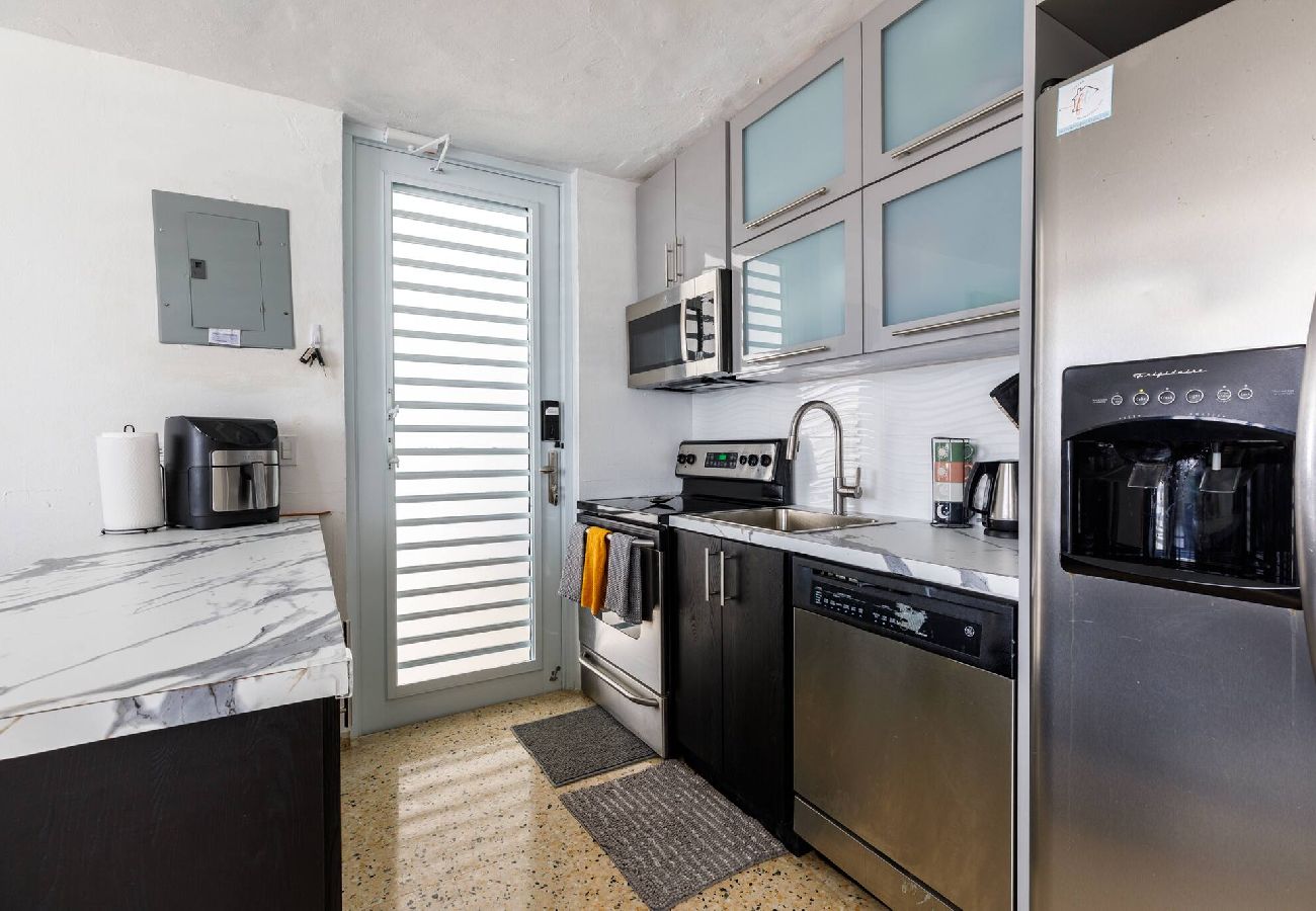 House in Ceiba - Stylish 3 Bed/2Bath with Pool & Solar Panels 