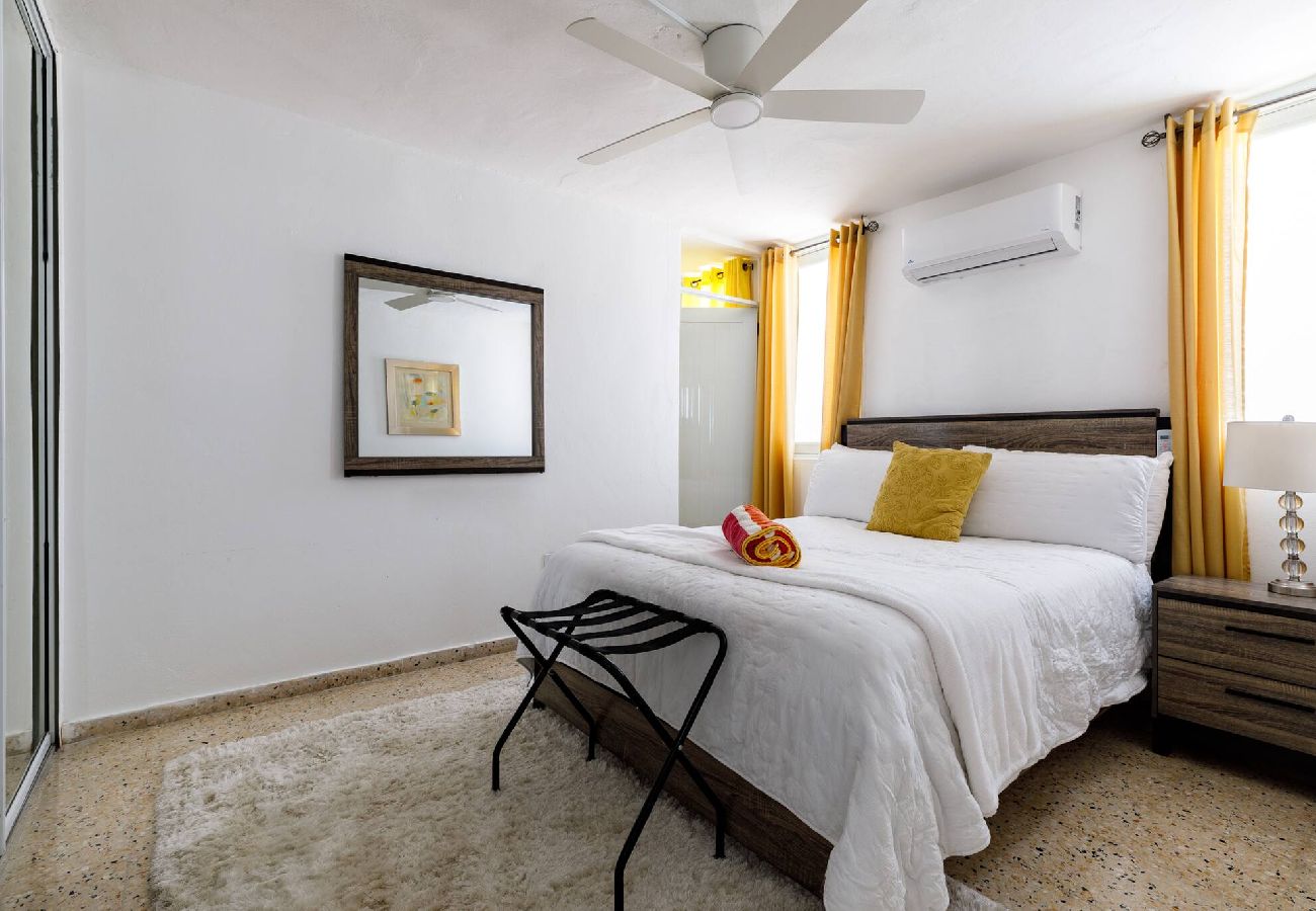 House in Ceiba - Stylish 3 Bed/2Bath with Pool & Solar Panels 