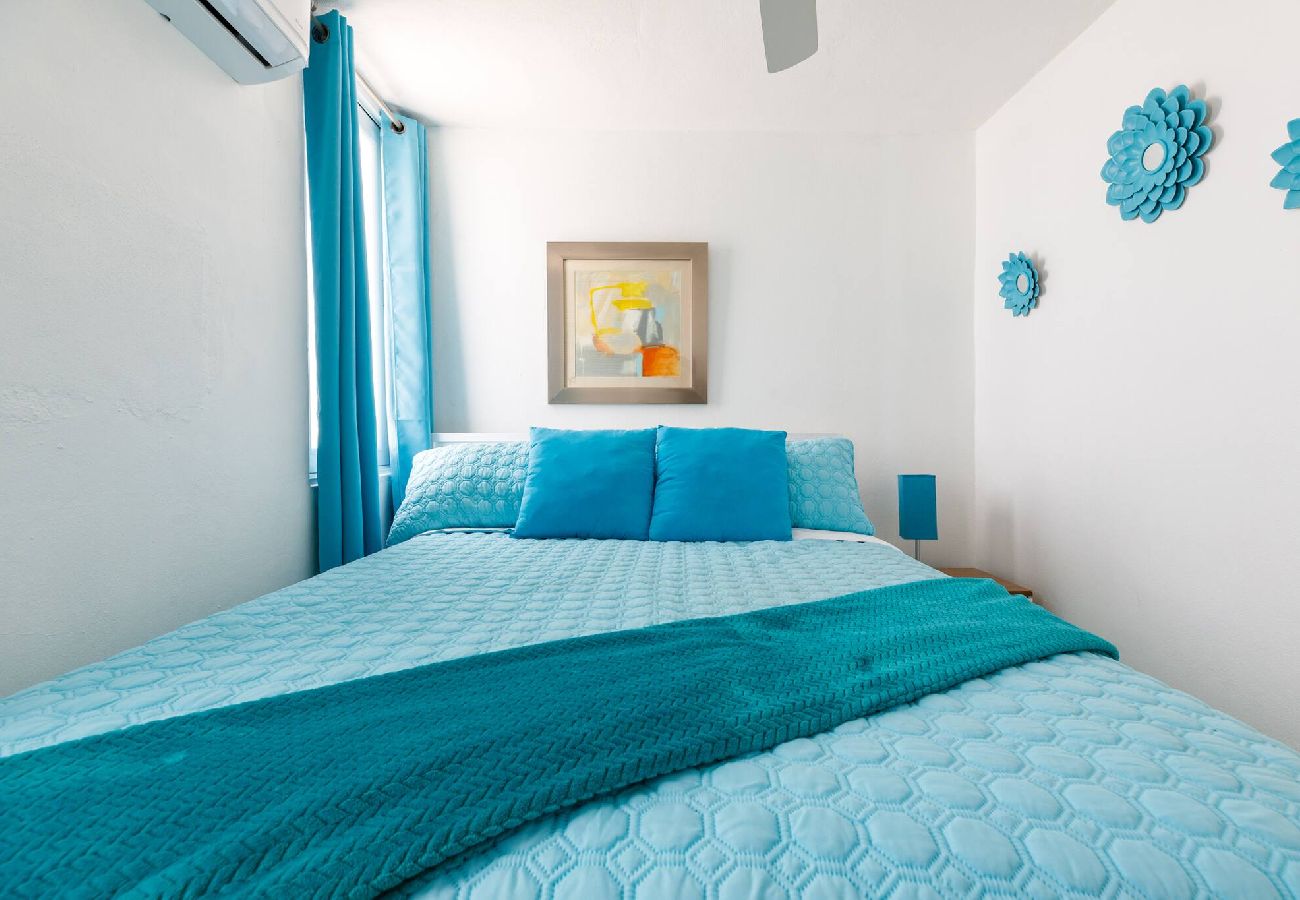 House in Ceiba - Stylish 3 Bed/2Bath with Pool & Solar Panels 