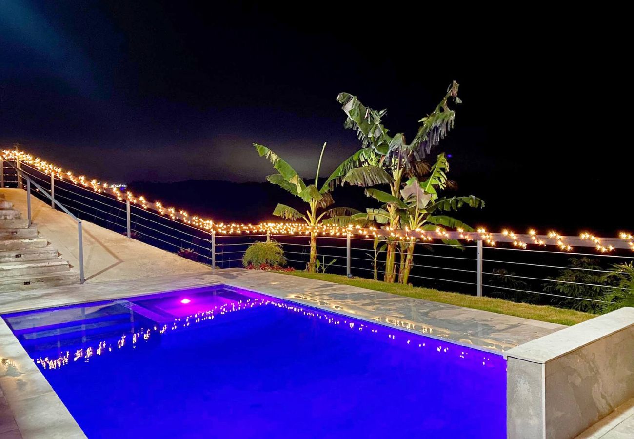 House in Comerío - Casa Monte Verde - Heated Pool 