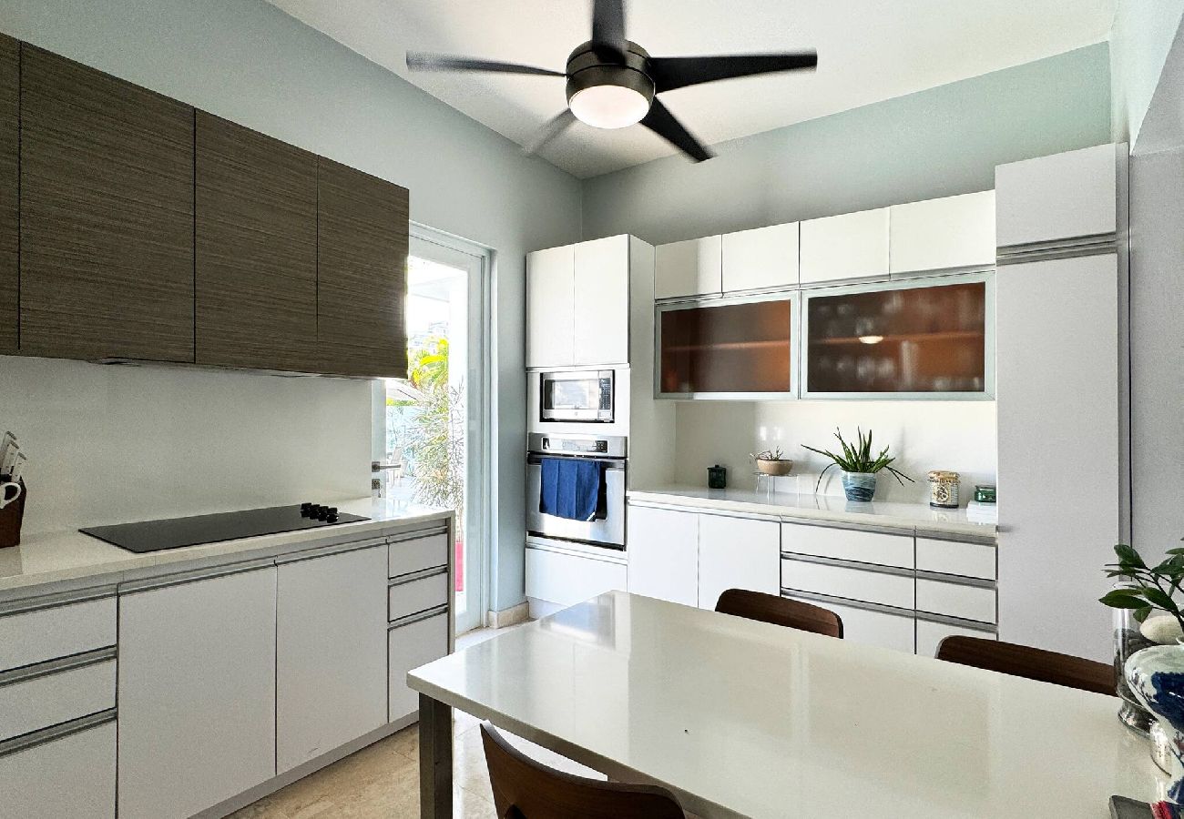 House in San Juan - Condado Laguna Villa w/Pool 5 Bd 3 Ba - Generator 