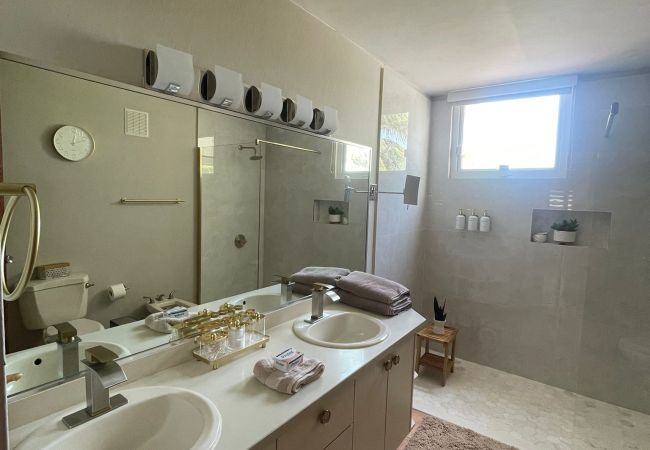 Villa in Dorado - Villa Merchan - 8 Guests - 4BR & 4 Bathrooms 