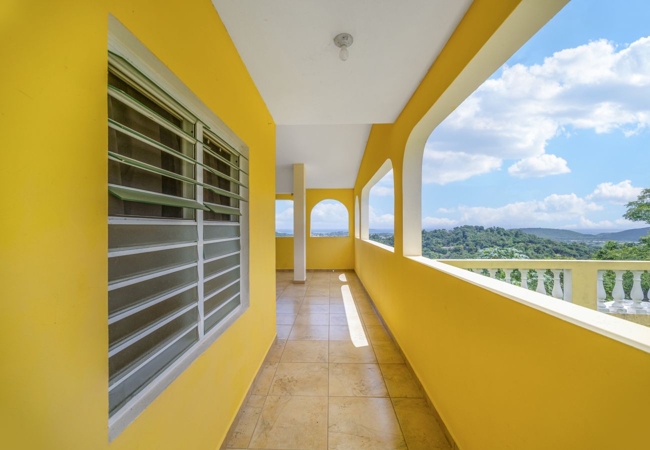House in Fajardo - Hilltop Getaway with Huge Terrace 