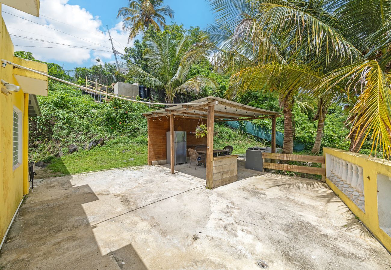 House in Fajardo - Hilltop Getaway with Huge Terrace 