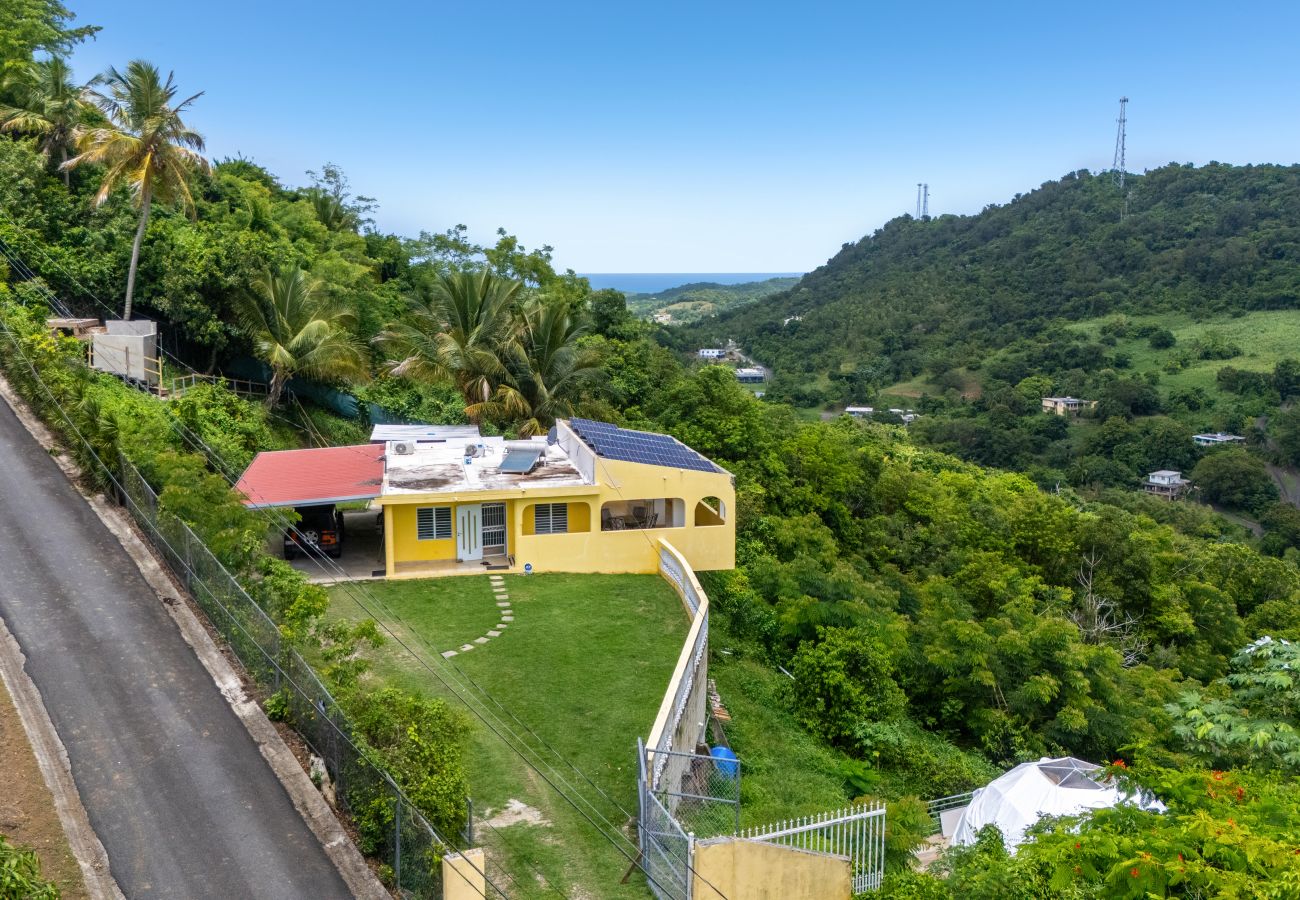 House in Fajardo - Hilltop Getaway with Huge Terrace 