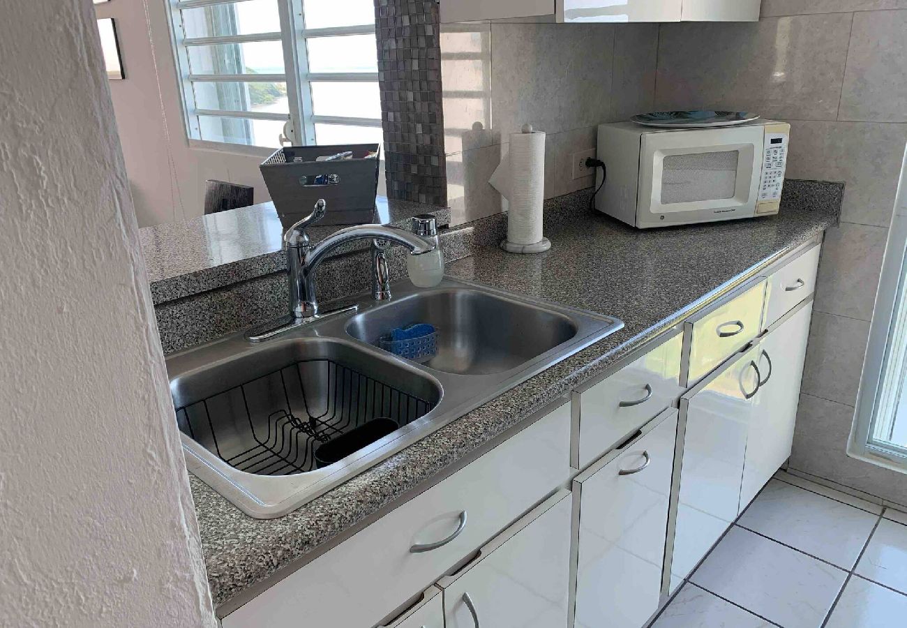 Apartment in Fajardo - Fajardo Oceanfront: Marina Views, Wi-Fi & Pool 